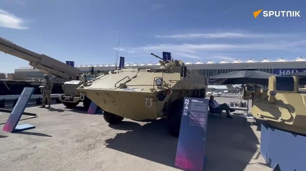 Un nouveau blindé de transport de troupes russe dévoilé au Salon mondial de la défense de Riyad - Sputnik Afrique