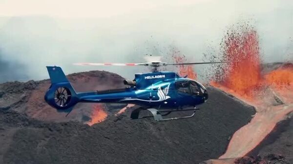 #viral | Piton de la Fournaise, One of World's Most Active Volcanoes, Erupts - Sputnik Africa