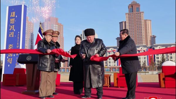 Kim Jong-un inaugure une rue à Pyongyang en l’honneur des héros tombés au combat - Sputnik Afrique