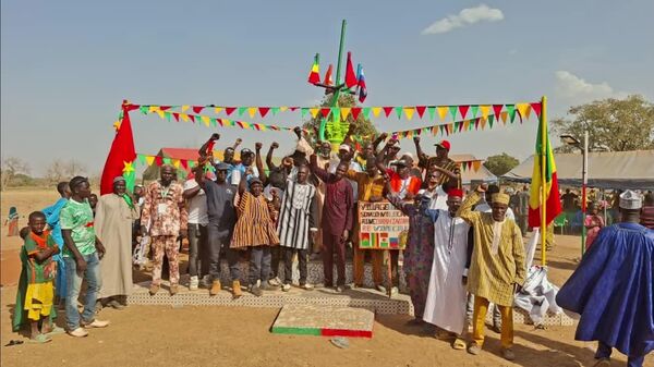 Burkina Faso: inauguration d’un monument à Nanom qui symbolise l’engagement des populations en faveur de l’AES - Sputnik Afrique