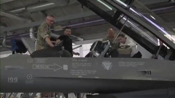 Pas d'implication dans le conflit? Des pilotes américains et néerlandais dans des F-16 en Ukraine, selon un média - Sputnik Afrique