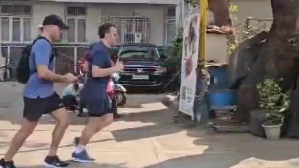 ‍‍ Emmanuel Macron fait son jogging matinal à Mumbai, en marge de sa visite officielle en Inde - Sputnik Afrique