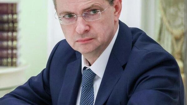 Nous n'avons pas le temps pour toutes ces conneries historiques — Zelensky sur le retour de Medinski aux négociations - Sputnik Afrique