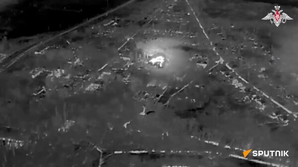 Russian Solntsepyok Heavy Flamethrower System Thwarts Enemy Counterattack, Destroying Ukrainian Personnel & Armored Vehicles - Sputnik Africa