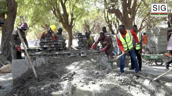 Embellissement de nos villes et de nos campagnes: le Secrétariat général du Gouvernement et du Conseil des ministres du Faso mobilise près de 2 millions de FCFA - Sputnik Afrique