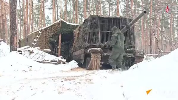 Russian T-90M Proryv Tanks Destroy Ukrainian Drone & Troop Command Post - Sputnik Africa