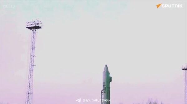 Transfert à Kiev des technologies nucléaires: la Russie sera contrainte d'utiliser toutes ses armes, y compris nucléaires non stratégiques, dit Medvedev - Sputnik Afrique