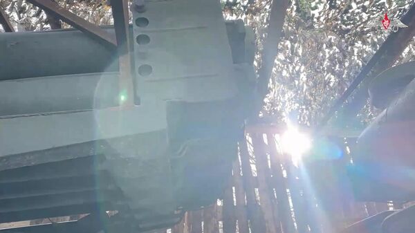 Un LRM Ouragan russe écrase des positions ukrainiennes dans la région de Kharkov - Sputnik Afrique