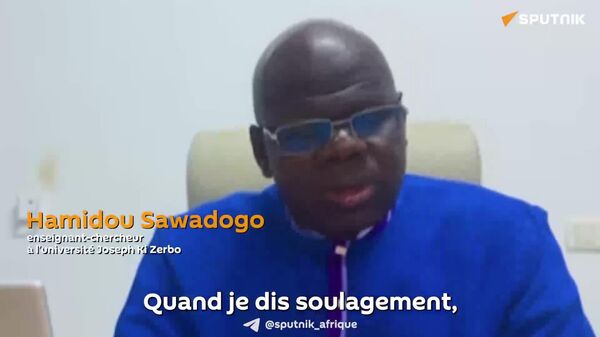Au Burkina, l'argent tiré de l'exploitation de l'or est utilisé pour les infrastructures et l'éducation, selon un expert - Sputnik Afrique