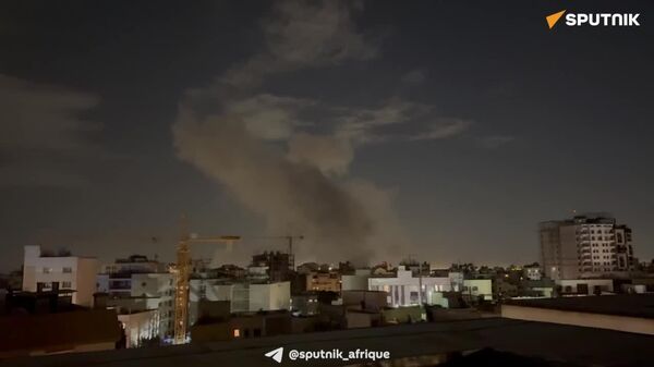 ▶ Téhéran de nouveau secoué par des frappes aériennes - Sputnik Afrique