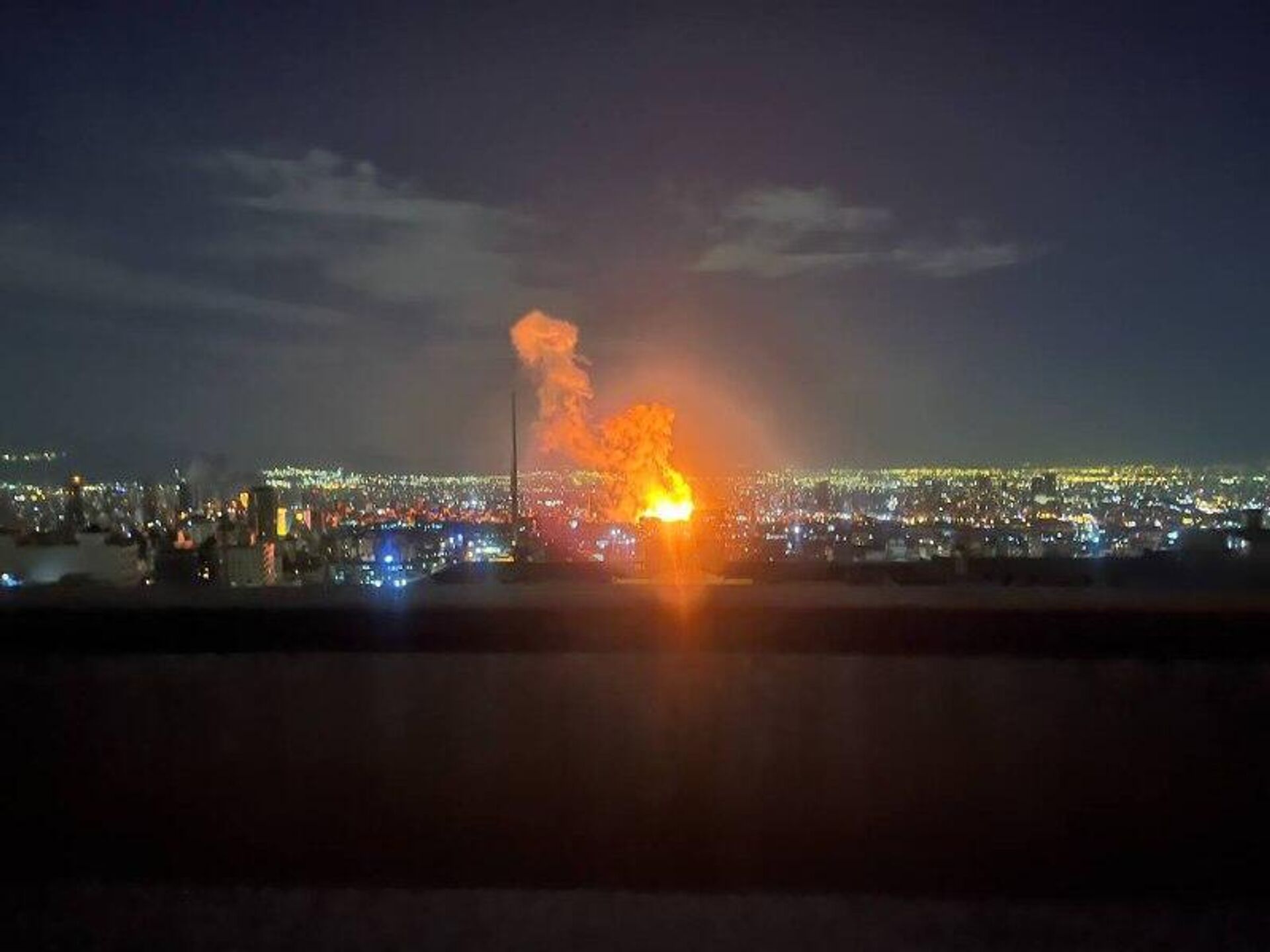 ▶ Le siège de la télévision d'État iranienne a été visé par des frappes - Sputnik Afrique, 1920, 01.03.2026