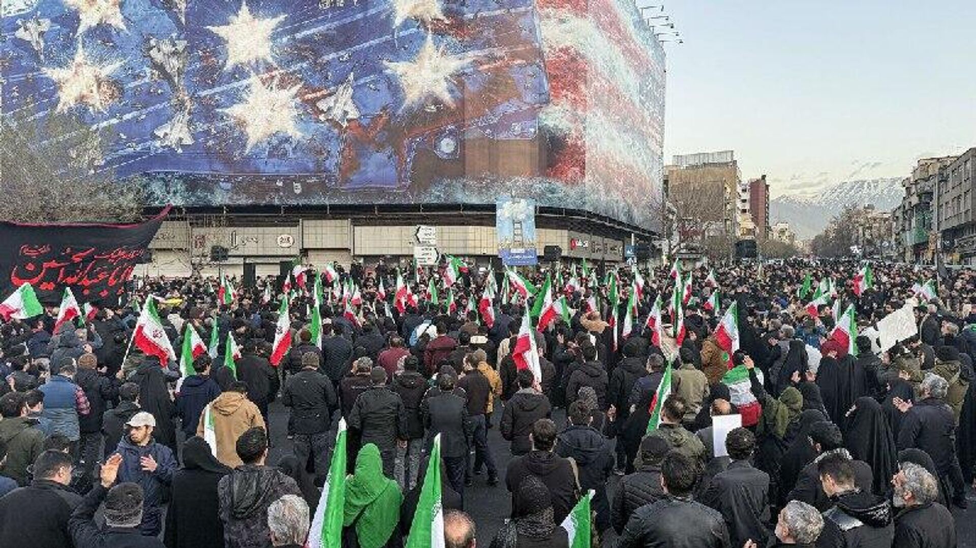 US can’t bully and bomb Iran into submission if its leaders don’t let it - expert US can’t bully and bomb Iran into submission if its leaders don’t let it - expert - Sputnik Africa, 1920, 02.03.2026