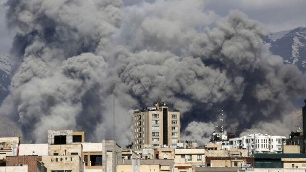 Washington s'arroge le droit de remodeler les systèmes politiques partout dans le monde, selon un expert militaire égyptien - Sputnik Afrique