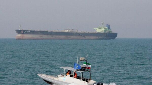 Les Gardiens de la Révolution iraniens affirment avoir touché un pétrolier américain dans le nord du Golfe - Sputnik Afrique