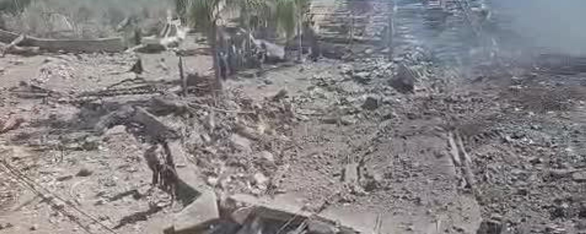 Conséquences d'un raid israélien sur des immeubles à Kfar Tebnit, à 40 kilomètres au sud de Beyrouth - Sputnik Afrique, 1920, 05.03.2026