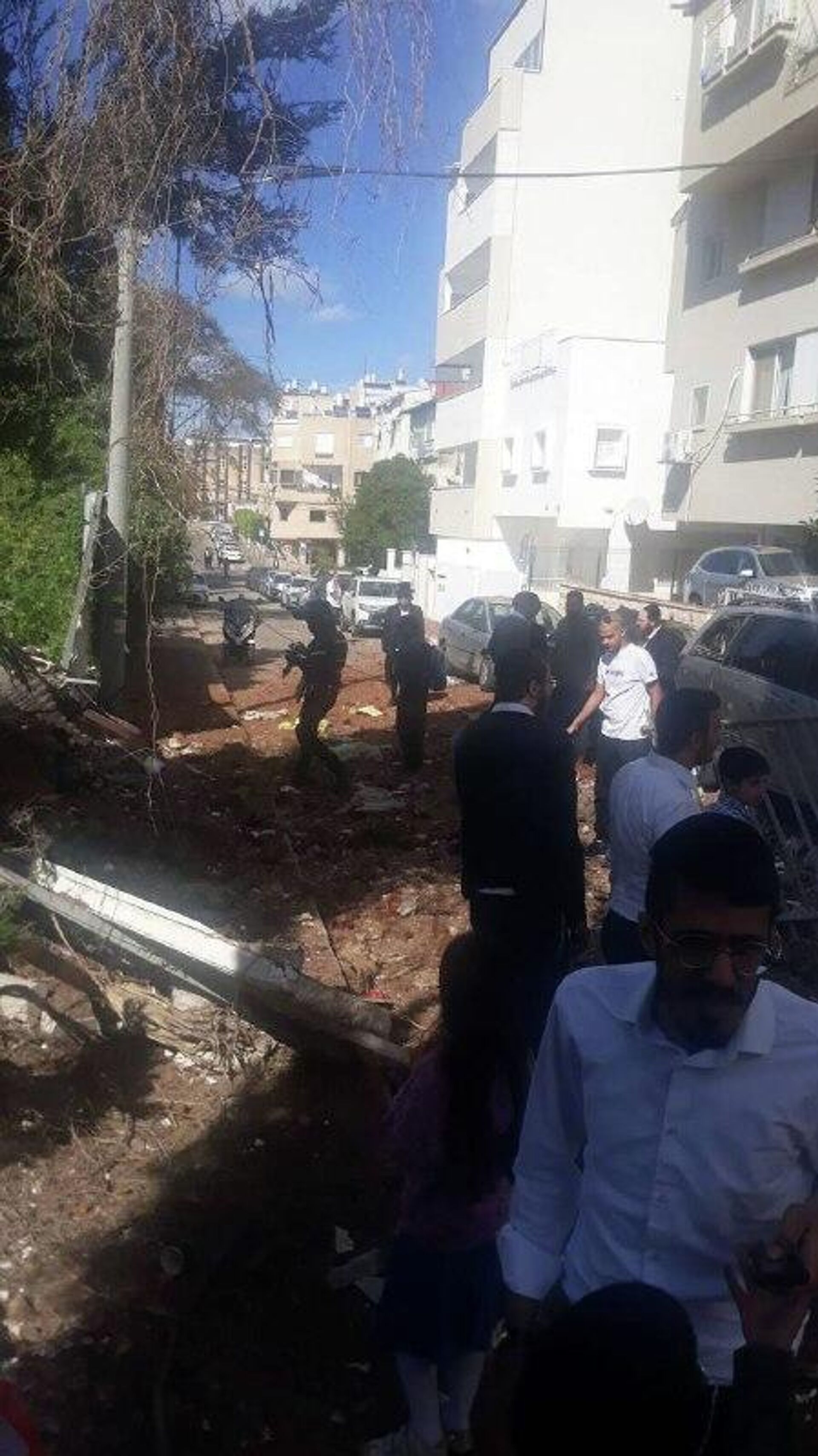 ▶ Trois personnes ont été blessées dans des frappes iraniennes sur le centre d'Israël, selon les services de santé - Sputnik Afrique, 1920, 08.03.2026