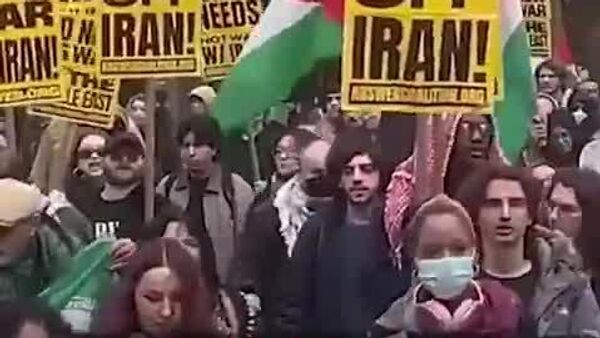 Bas les pattes devant l’Iran: des marches anti-guerre déferlent sur New York, Washington et Chicago - Sputnik Afrique