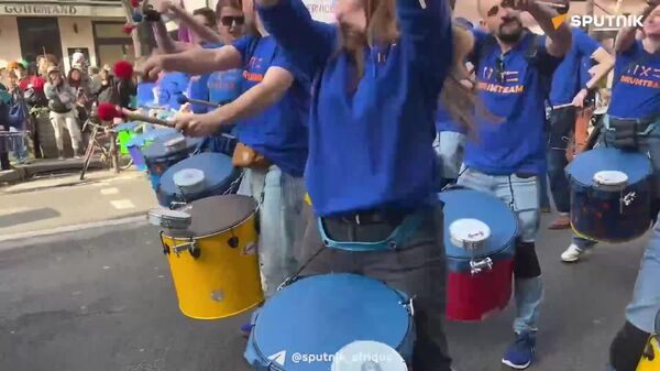 Vaste mobilisation pour les droits des femmes à Paris sous l’égide de la solidarité avec les peuples opprimés - Sputnik Afrique