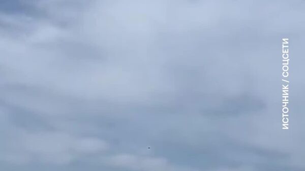 La course-poursuite impliquant un F-16 de l'armée de l'air émiratie et un drone iranien a été filmée - Sputnik Afrique