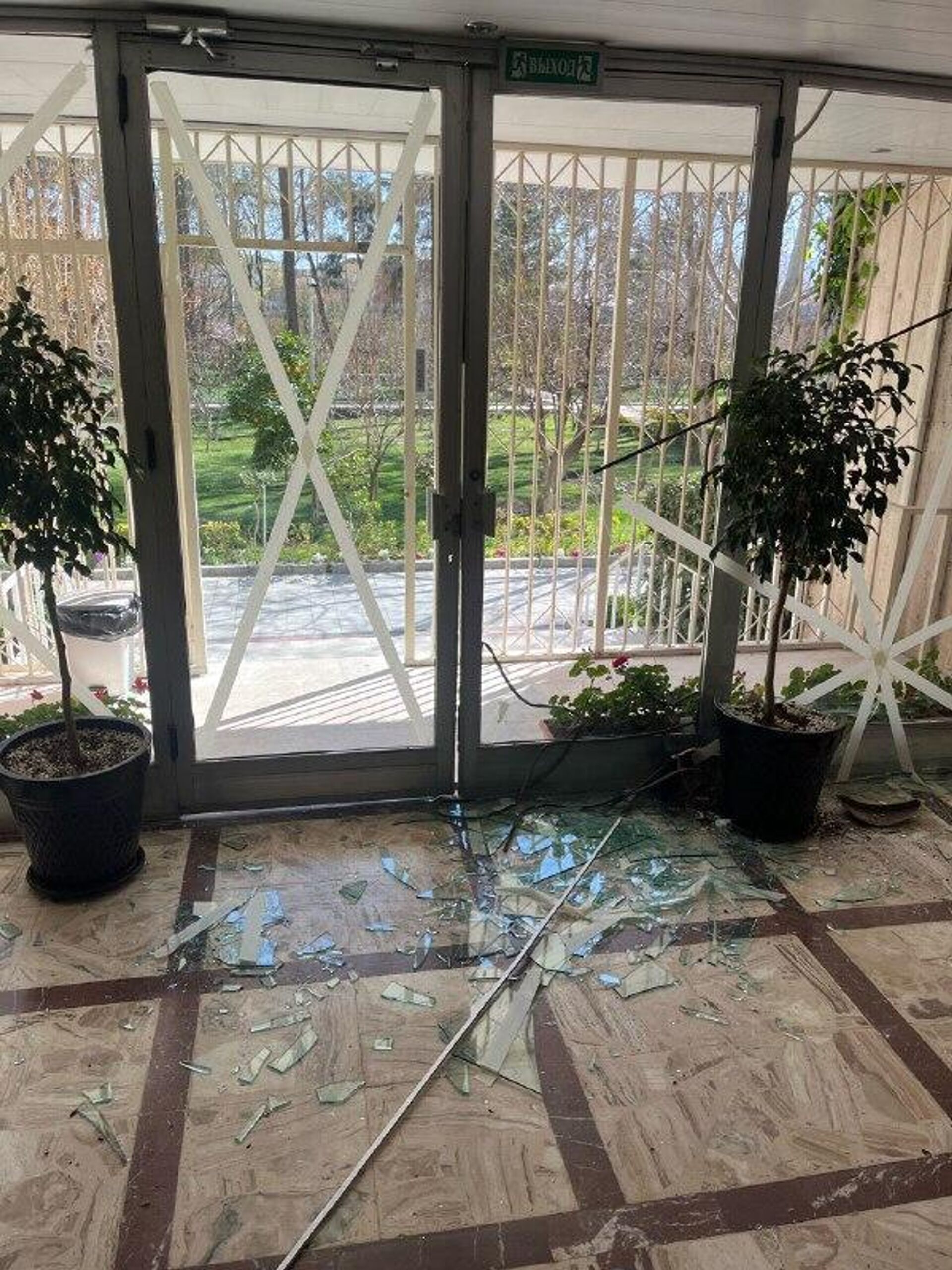 Consulat russe à Ispahan endommagé par une frappe: Moscou réagit - Sputnik Afrique, 1920, 10.03.2026