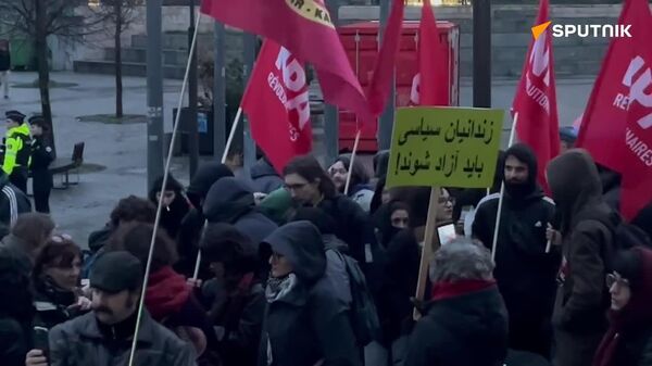 Cessez-le-feu immédiat! une manifestation contre la guerre en Iran se tient à Paris - Sputnik Afrique