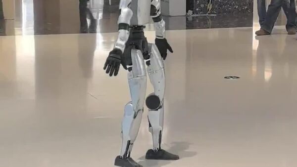 Quand un robot s'engage dans le ballet: un robot humanoïde a interprété une danse sur la célèbre musique du Lac des cygnes - Sputnik Afrique