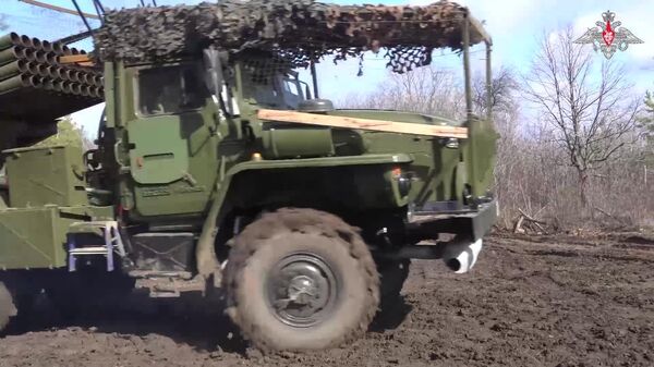 Russian Army's Grad MLRS Crew Destroys Ukrainian Stronghold With AFV FPV Teams: MoD - Sputnik Africa
