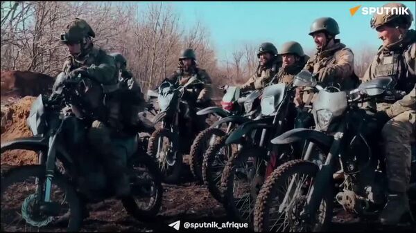 Un champion ukrainien de karting entraîne des militaires russes - Sputnik Afrique