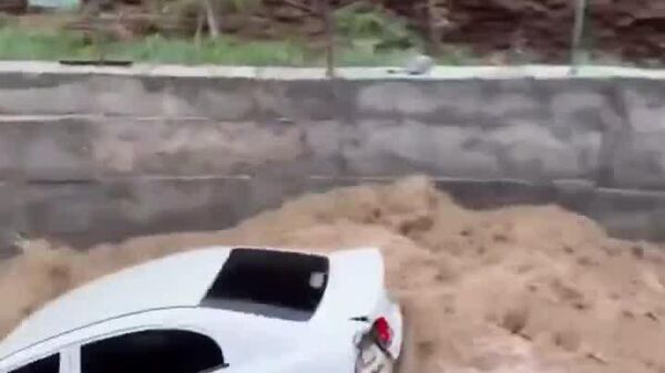 De fortes pluies provoquent des inondations aux Émirats arabes unis - Sputnik Afrique