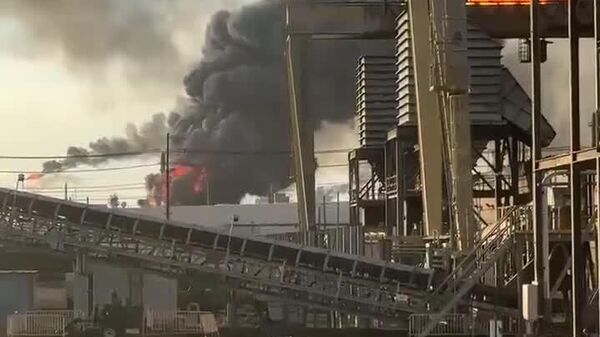 Une explosion a secoué une raffinerie de pétrole au Texas - Sputnik Afrique
