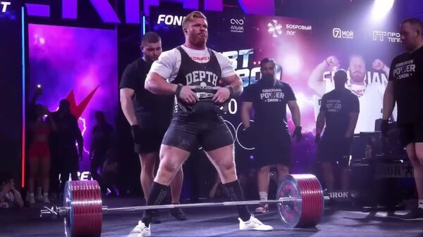Un athlète sud-africain établit un record au soulevé de terre lors d'un festival multisports en Russie - Sputnik Afrique