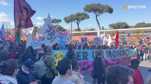 Anti-War March 'No Kings' Takes Place in Rome: Correspondent - Sputnik Africa