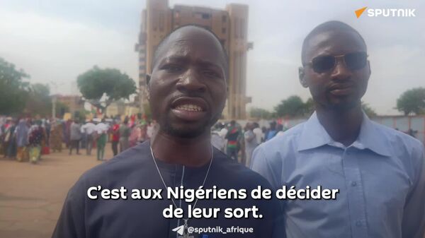 L'UE est hypocrite: ils ne sont pas là pour notre bien-être: des manifestants à Ouagadougou contre la pression occidentale - Sputnik Afrique