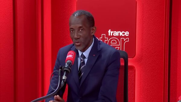 Les déclarations racistes visant le maire d'une ville française restent sans réponse du gouvernement - Sputnik Afrique