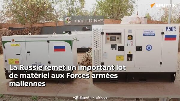 La Russie remet un important lot de matériel aux Forces armées maliennes - Sputnik Afrique
