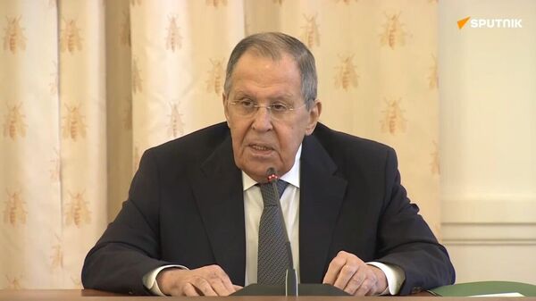 Sergueï Lavrov participe à une réunion des membres du Conseil russe des affaires internationales - Sputnik Afrique