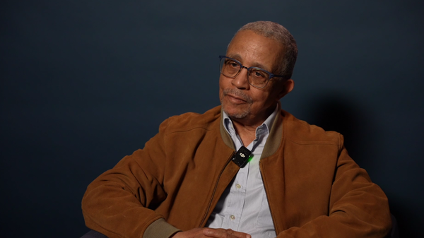 Le pouvoir et l'argent sont les ailes du diable: Yasmina Khadra dénonce - Sputnik Afrique