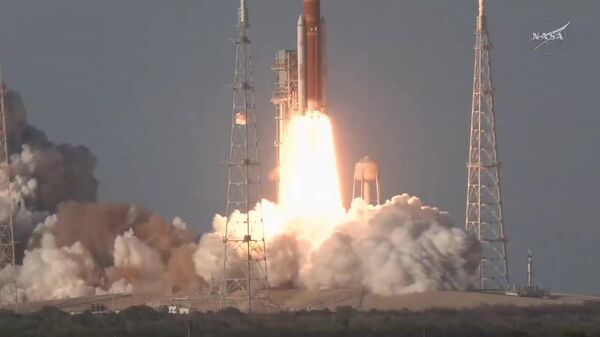 La première mission habitée vers la Lune depuis un demi-siècle a décollé de Cap Canaveral, en Floride - Sputnik Afrique
