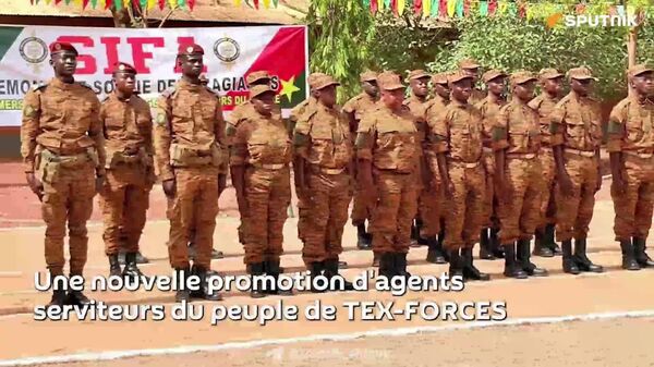 Sortie officielle de la deuxième promotion de 106 agents serviteurs du peuple au Burkina - Sputnik Afrique