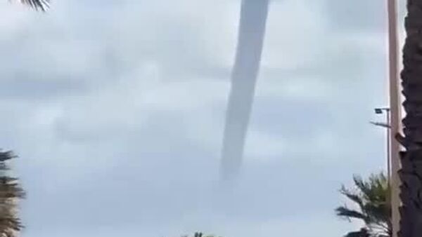 #viral | When Cold Air Meets Warm Water: Spectacular Waterspout in Algeria's Aïn Taïa - Sputnik Africa