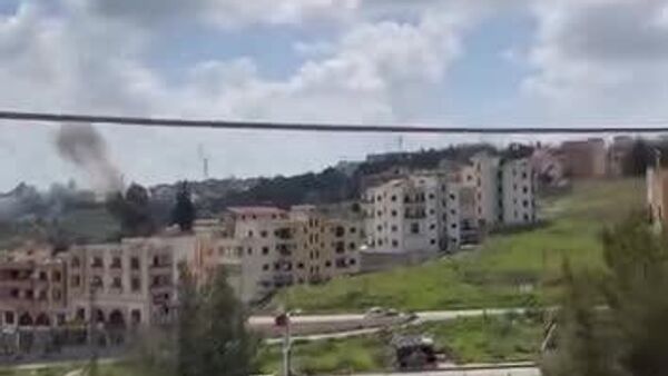 Israël mène des frappes massives sur Nabatieh, l'une des plus grandes villes du sud du Liban avec 120 - Sputnik Afrique