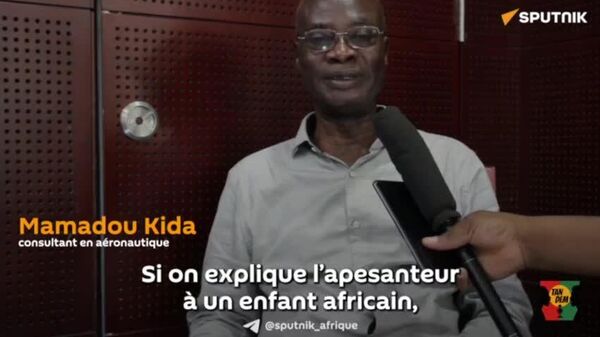 Expliquer l'apesanteur à un enfant: un expert malien sur l'avenir des jeunes Africains dans l'astronautique - Sputnik Afrique