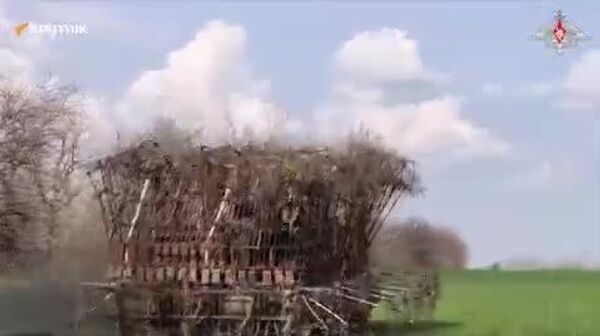 Russian T-90M Proryv tanks crew obliterate a Ukrainian stronghold and personnel in Zaporozhy region - Sputnik Africa