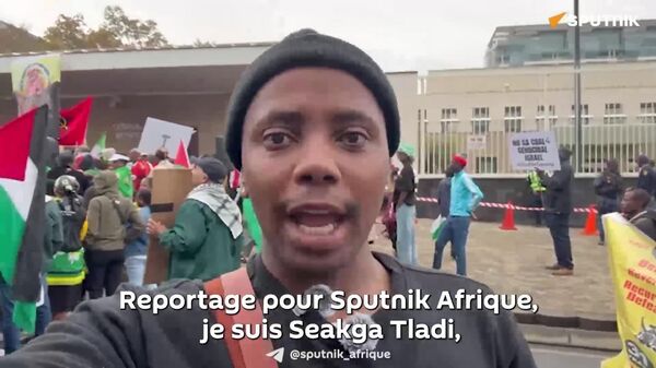 Manifestation contre l'impérialisme US devant le consulat général des États-Unis à Johannesburg - Sputnik Afrique