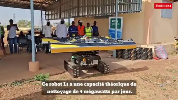 Un robot nettoyera les panneaux solaires à Ouagadougou et boostera la production énergétique - Sputnik Afrique
