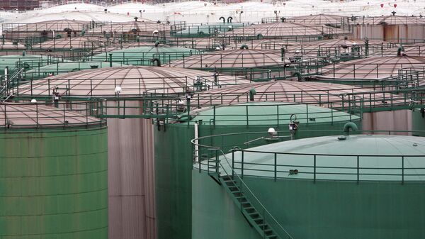 Oil storage tanks in Hamburg, Germany. File photo. - Sputnik Africa