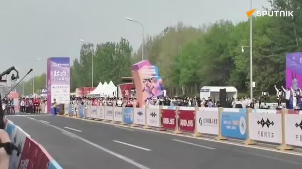 #viral | Chinese Robot Breaks Human Semi‑Marathon Time Record - Sputnik Africa