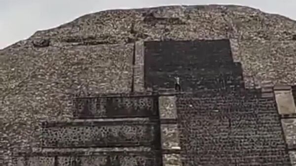 Une touriste tuée et plusieurs autres blessés dans une fusillade sur une pyramide au Mexique - Sputnik Afrique