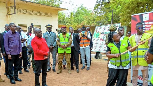 Le chef de l'État burundais inspecte un site de Faso Mêbo - Sputnik Afrique