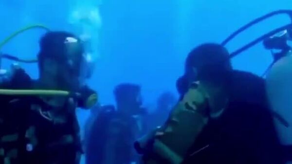 #viral | Hold Your Breath: Pakistan Navy Stages Unique Underwater Awards Ceremony for Elite Unit - Sputnik Africa